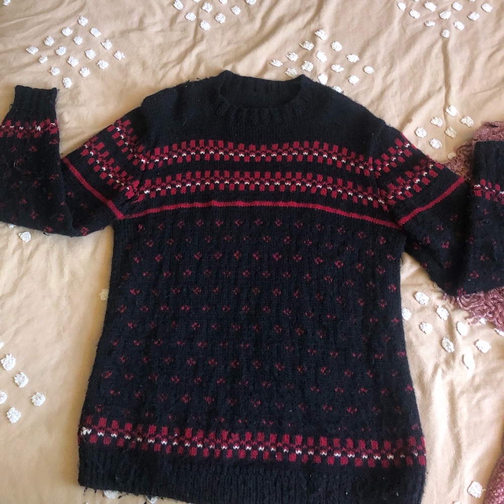 KNIT SWEATER